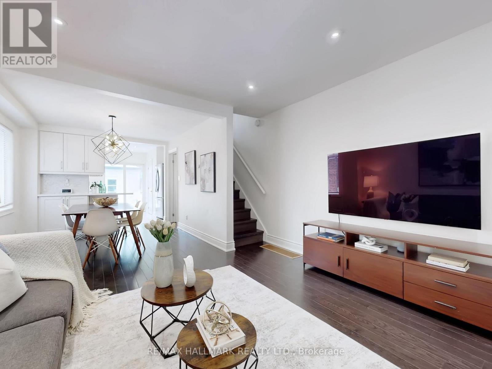 115 Hiltz Avenue, Toronto, Ontario  M4L 2N7 - Photo 6 - E12798460