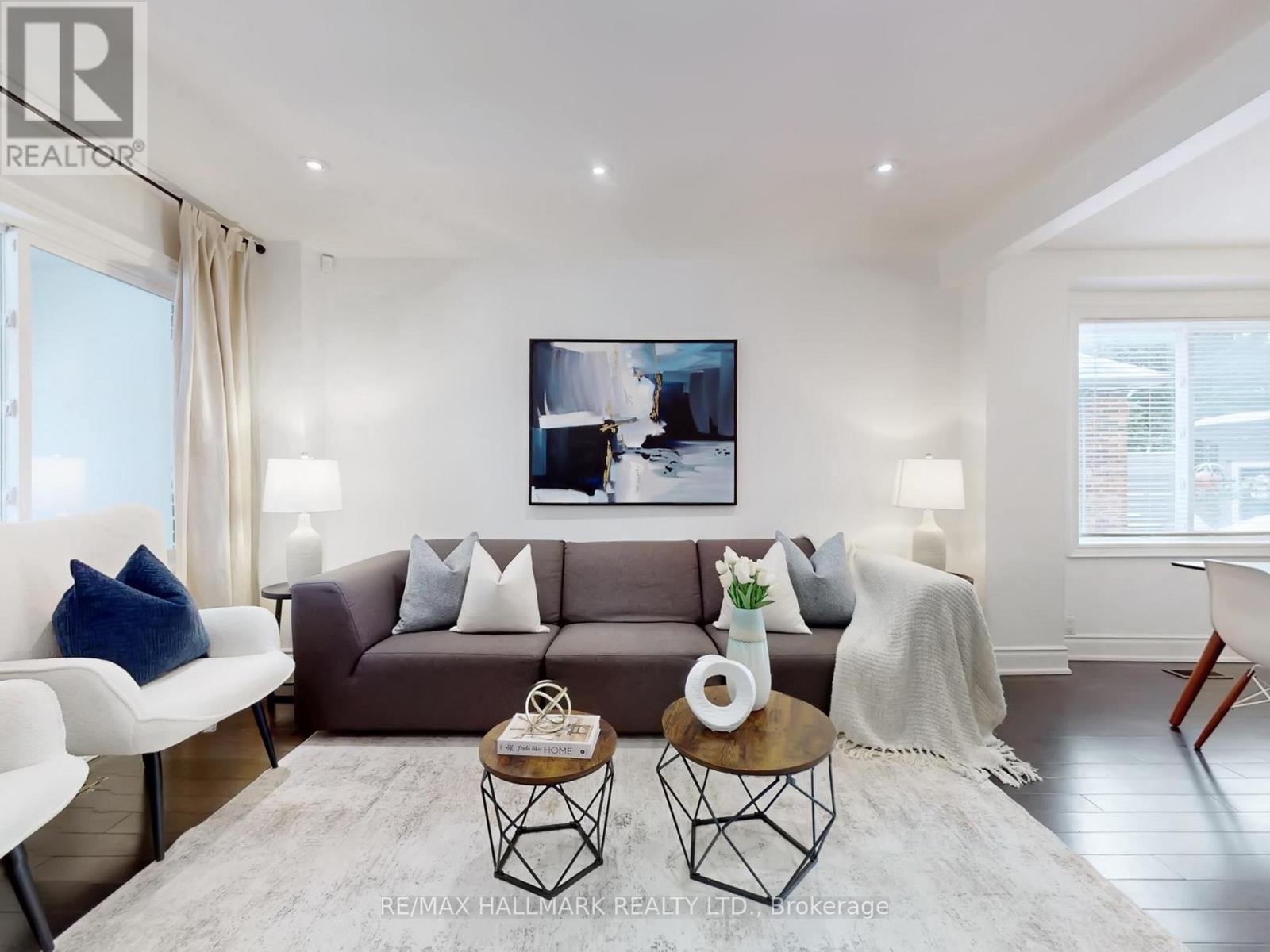 115 Hiltz Avenue, Toronto, Ontario  M4L 2N7 - Photo 4 - E12798460