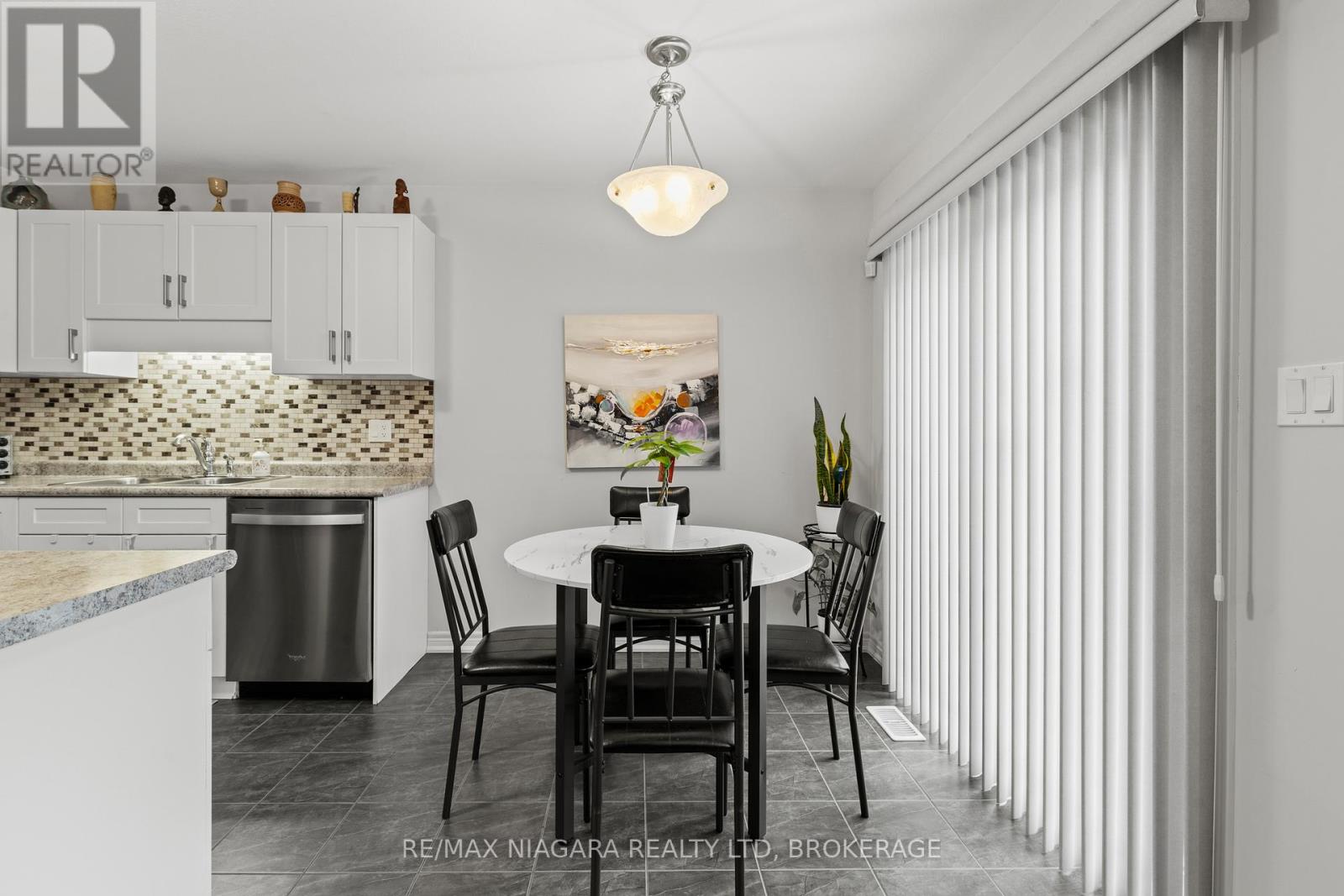 7728 Shaw Street, Niagara Falls (Oldfield), Ontario  L2G 7T3 - Photo 12 - X12801942