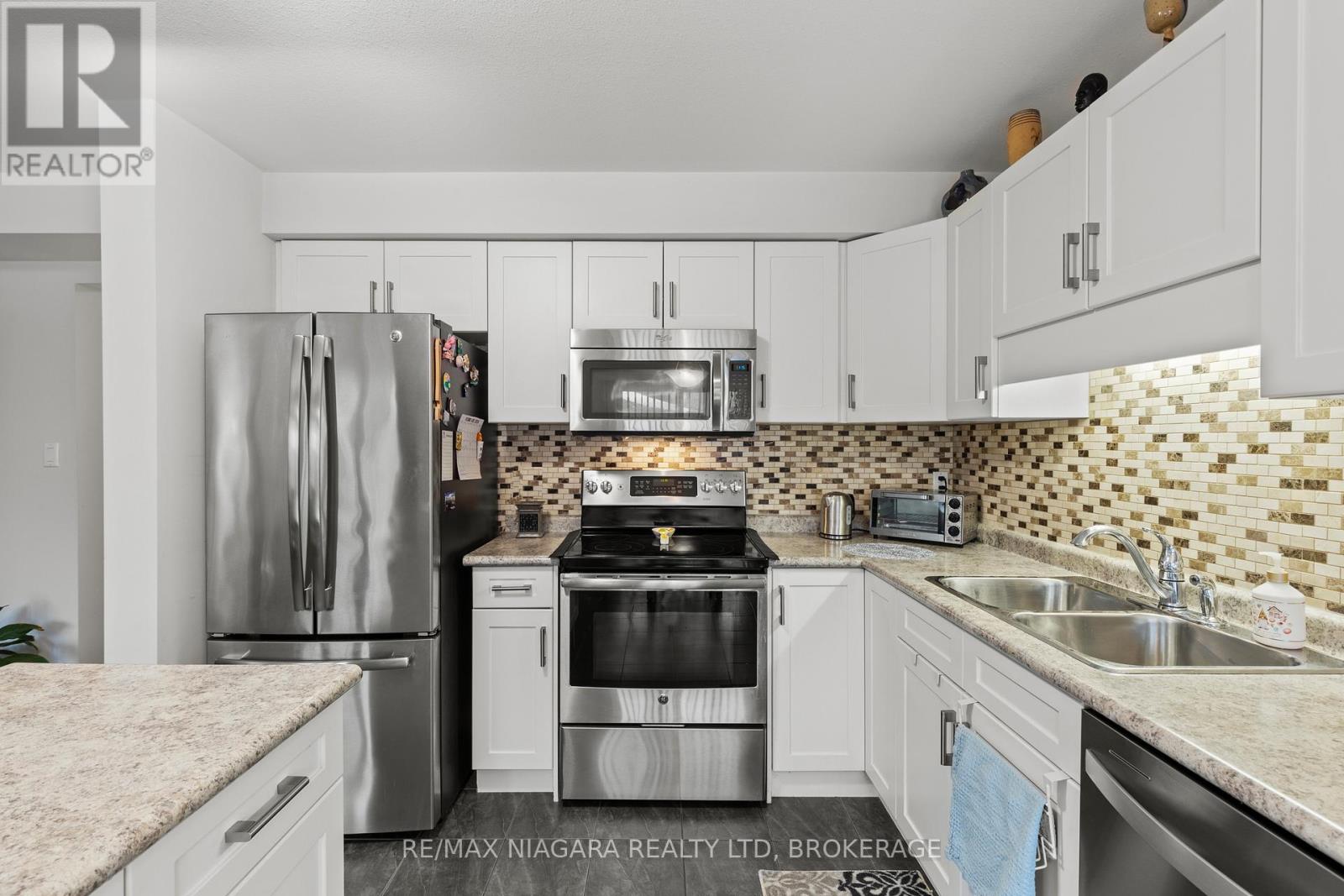 7728 Shaw Street, Niagara Falls (Oldfield), Ontario  L2G 7T3 - Photo 8 - X12801942