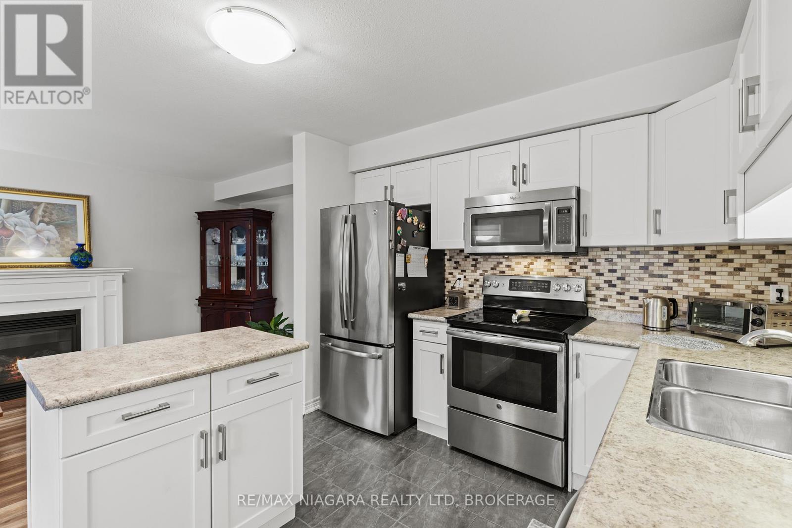 7728 Shaw Street, Niagara Falls (Oldfield), Ontario  L2G 7T3 - Photo 9 - X12801942