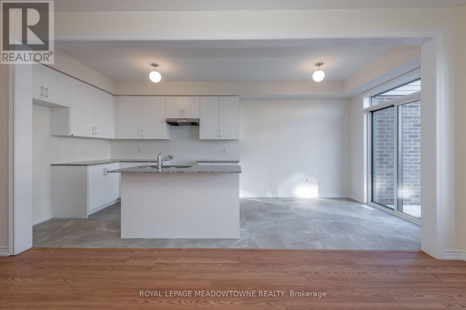 6 Prudhoe Terrace, Barrie, Ontario  L9S 2Z8 - Photo 8 - S12801810