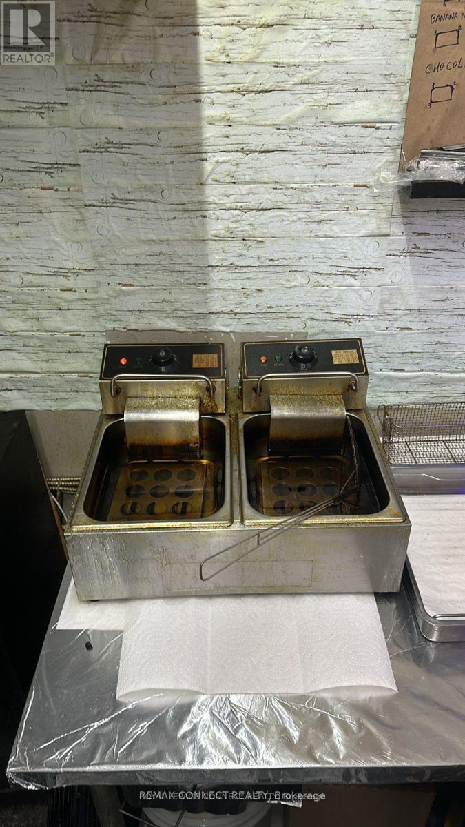 335 Yonge Street, Toronto, Ontario  M5B 1C1 - Photo 8 - C12801970