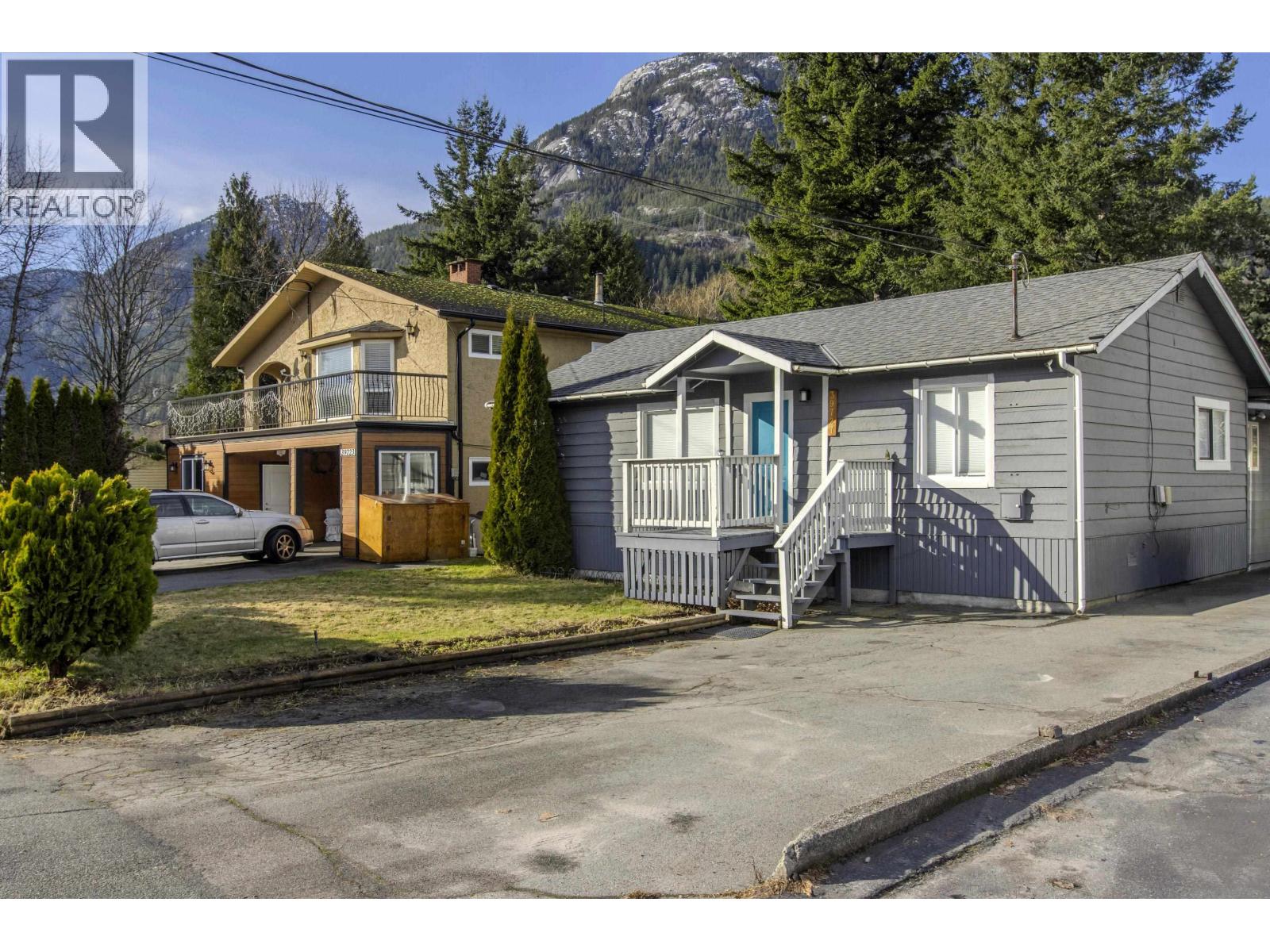 39727 Government Road, Squamish, British Columbia  V8B 0A2 - Photo 2 - R3091534