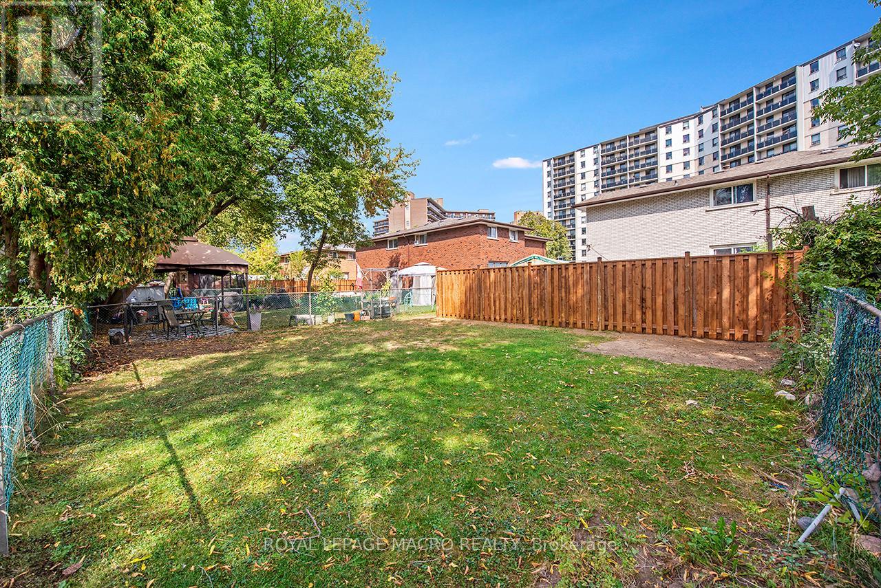 56 & 58 Delawana Drive, Hamilton, Ontario  L8E 1G4 - Photo 39 - X12784010