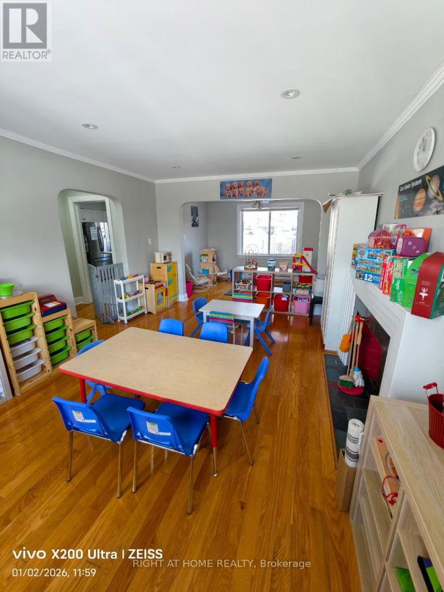 Upper Level - 1785 Victoria Pk Avenue, Toronto, Ontario  M1R 1T2 - Photo 4 - E12801988