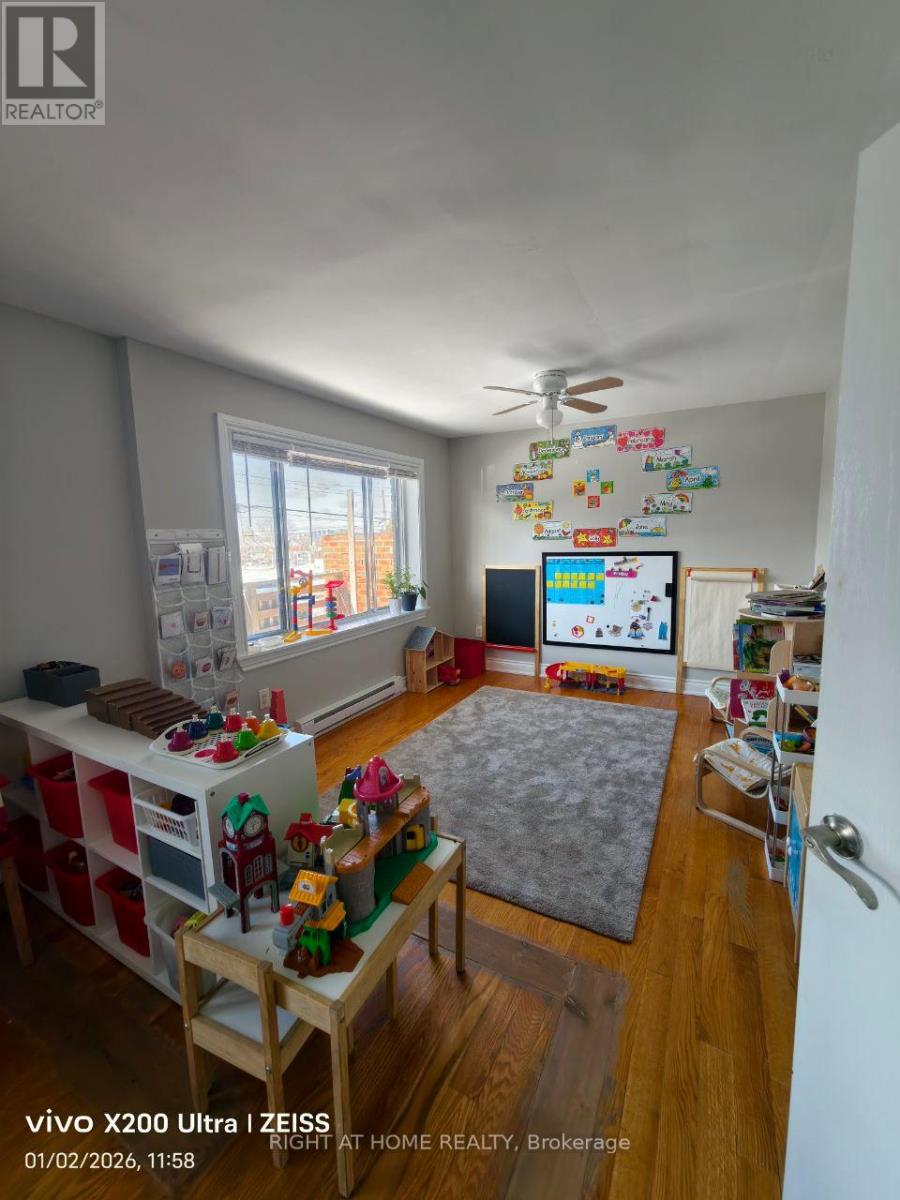 Upper Level - 1785 Victoria Pk Avenue, Toronto, Ontario  M1R 1T2 - Photo 8 - E12801988