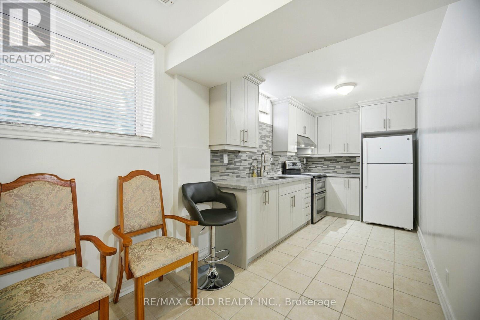 50 Long Meadow Road, Brampton, Ontario  L6P 1Z8 - Photo 35 - W12794356