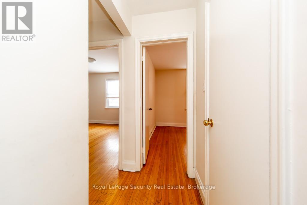 35 Celt Avenue, Toronto, Ontario  M6A 1H1 - Photo 12 - W12801186