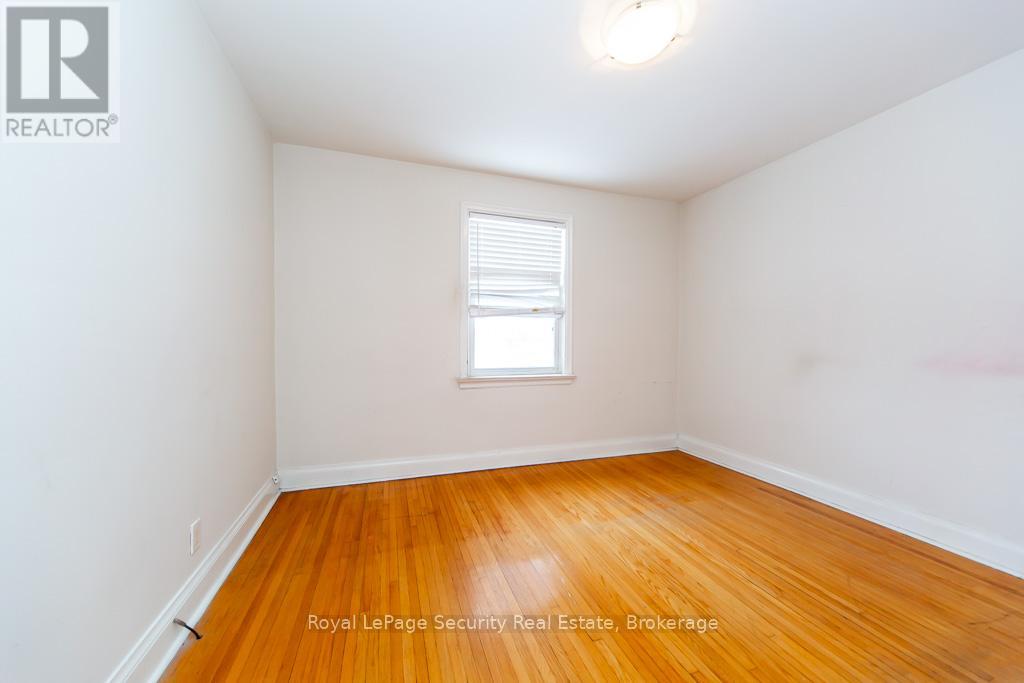 35 Celt Avenue, Toronto, Ontario  M6A 1H1 - Photo 17 - W12801186