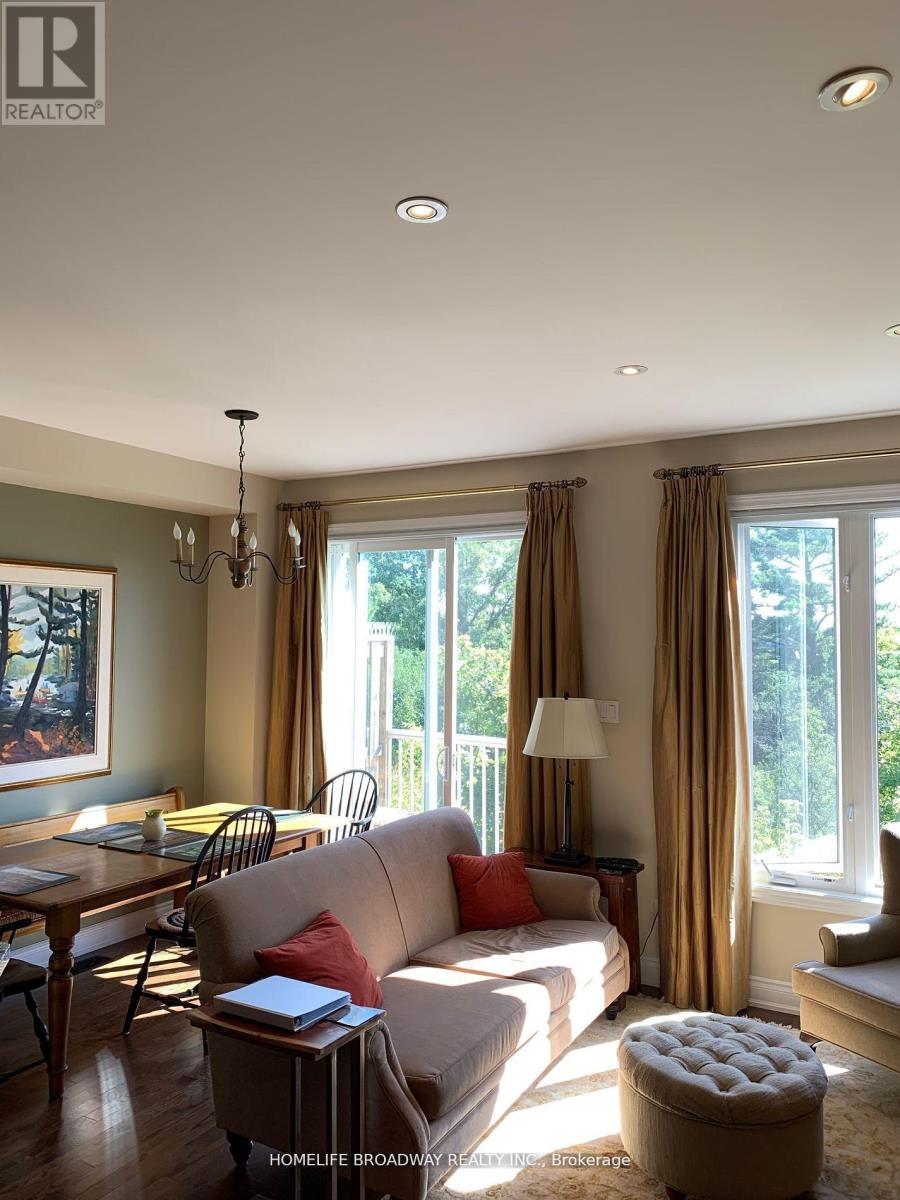 720 Wendy Culbert Crescent, Newmarket, Ontario  L3X 0A4 - Photo 1 - N12801870