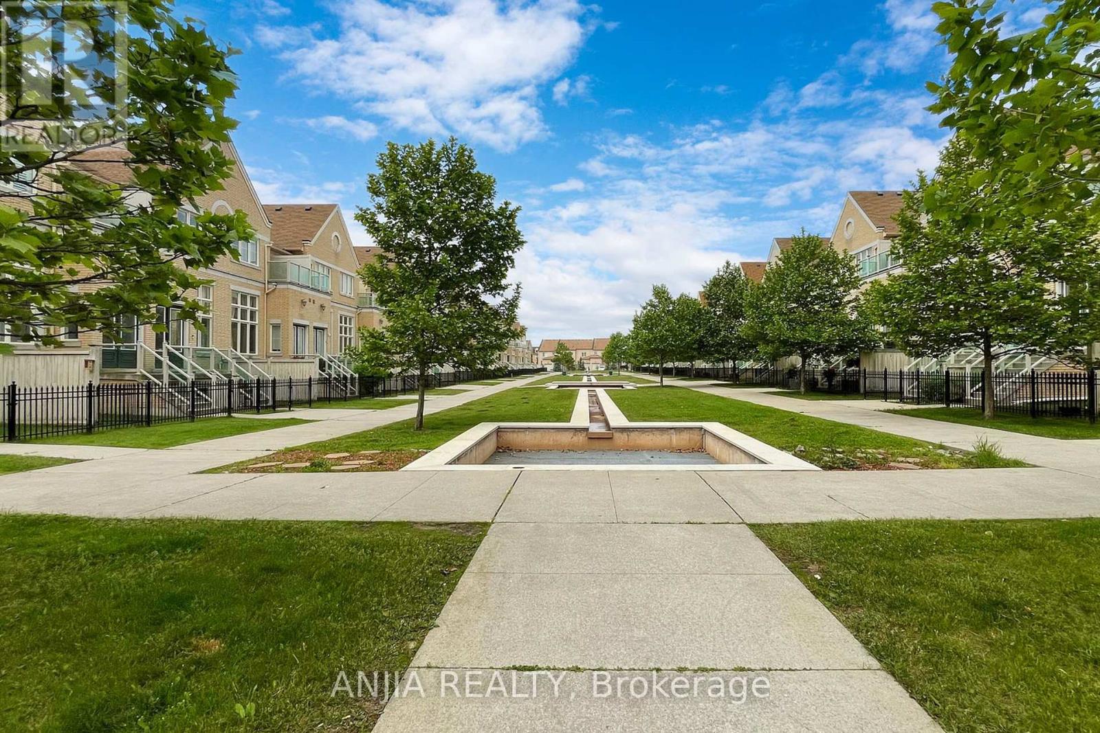 Ph16 - 28 Prince Regent Street, Markham (Cathedraltown), Ontario  L6C 0V5 - Photo 2 - N12801890