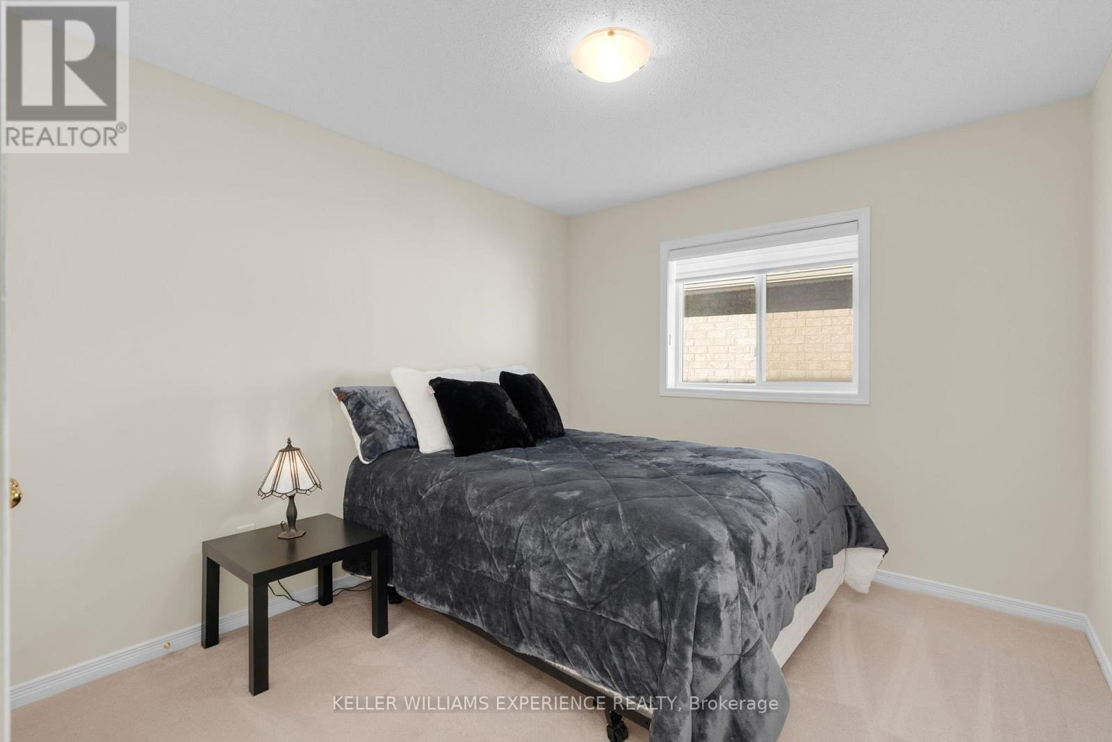 14 Charlemagne Avenue, Barrie (Innis-Shore), Ontario  L4M 0A9 - Photo 15 - S12801934