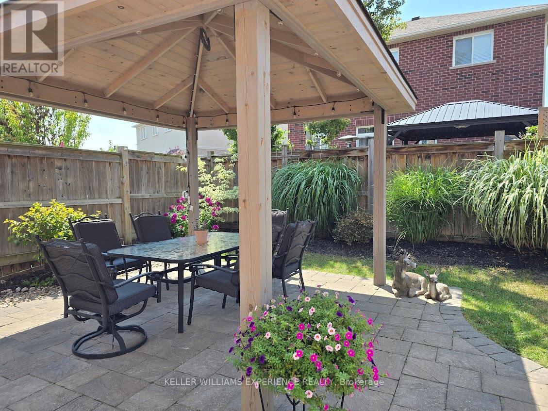 14 Charlemagne Avenue, Barrie (Innis-Shore), Ontario  L4M 0A9 - Photo 26 - S12801934