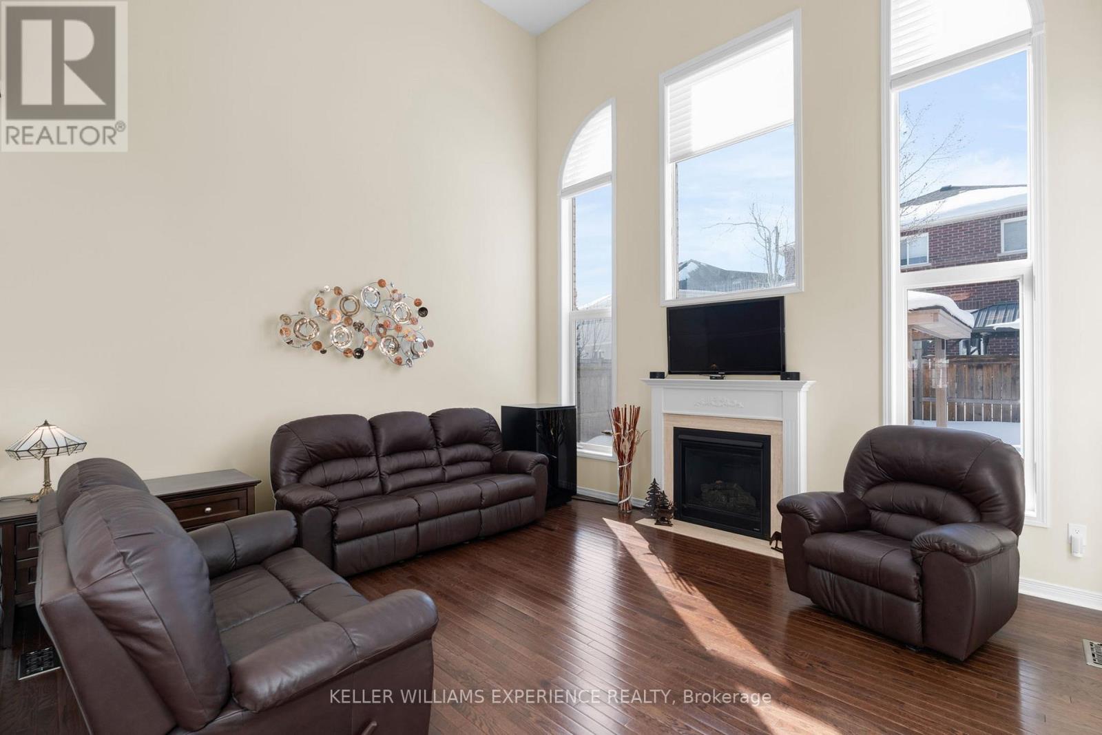 14 Charlemagne Avenue, Barrie (Innis-Shore), Ontario  L4M 0A9 - Photo 3 - S12801934