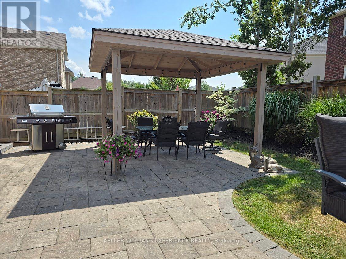 14 Charlemagne Avenue, Barrie (Innis-Shore), Ontario  L4M 0A9 - Photo 31 - S12801934