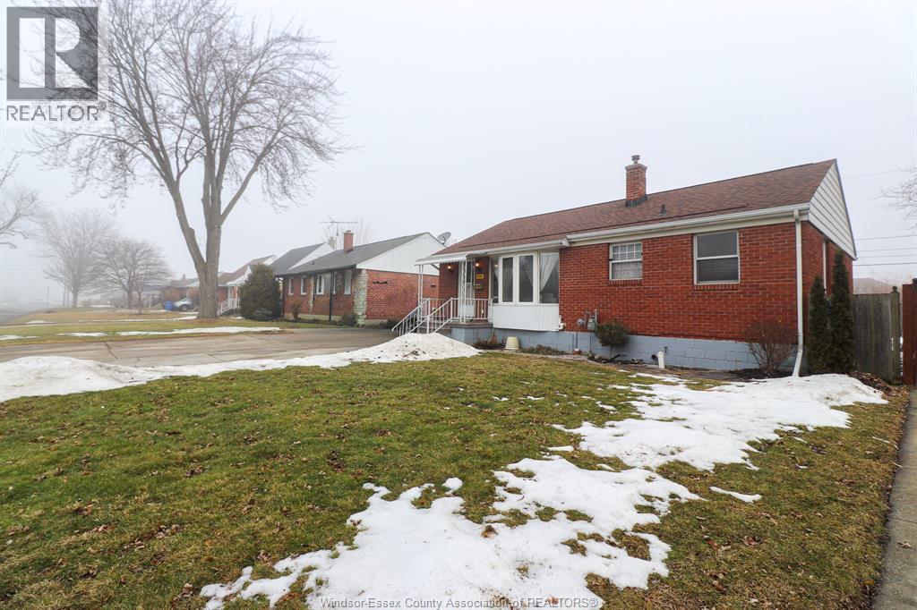 858 Laporte, Windsor, Ontario  N8S 3R4 - Photo 3 - 26003538