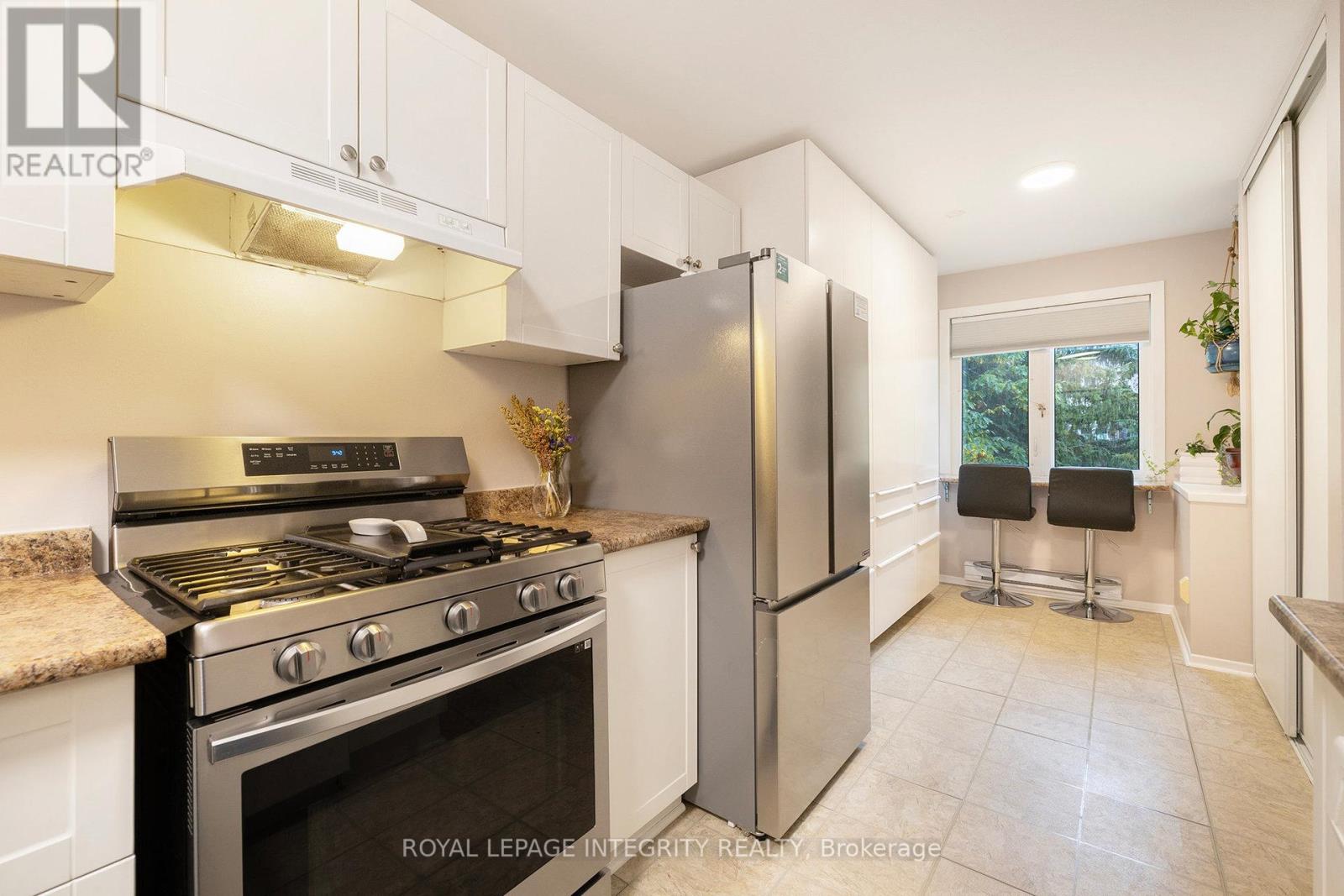 142 Salter Crescent, Ottawa, Ontario  K2K 1Y8 - Photo 17 - X12475407