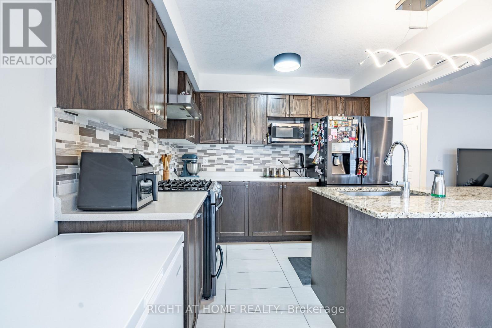 40 Hedges Crescent, Hamilton, Ontario  L8J 0K8 - Photo 32 - X12588494