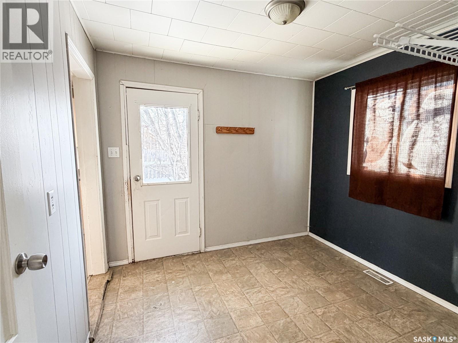 608 3rd Avenue W, Meadow Lake, Saskatchewan  S9X 1A8 - Photo 7 - SK028786