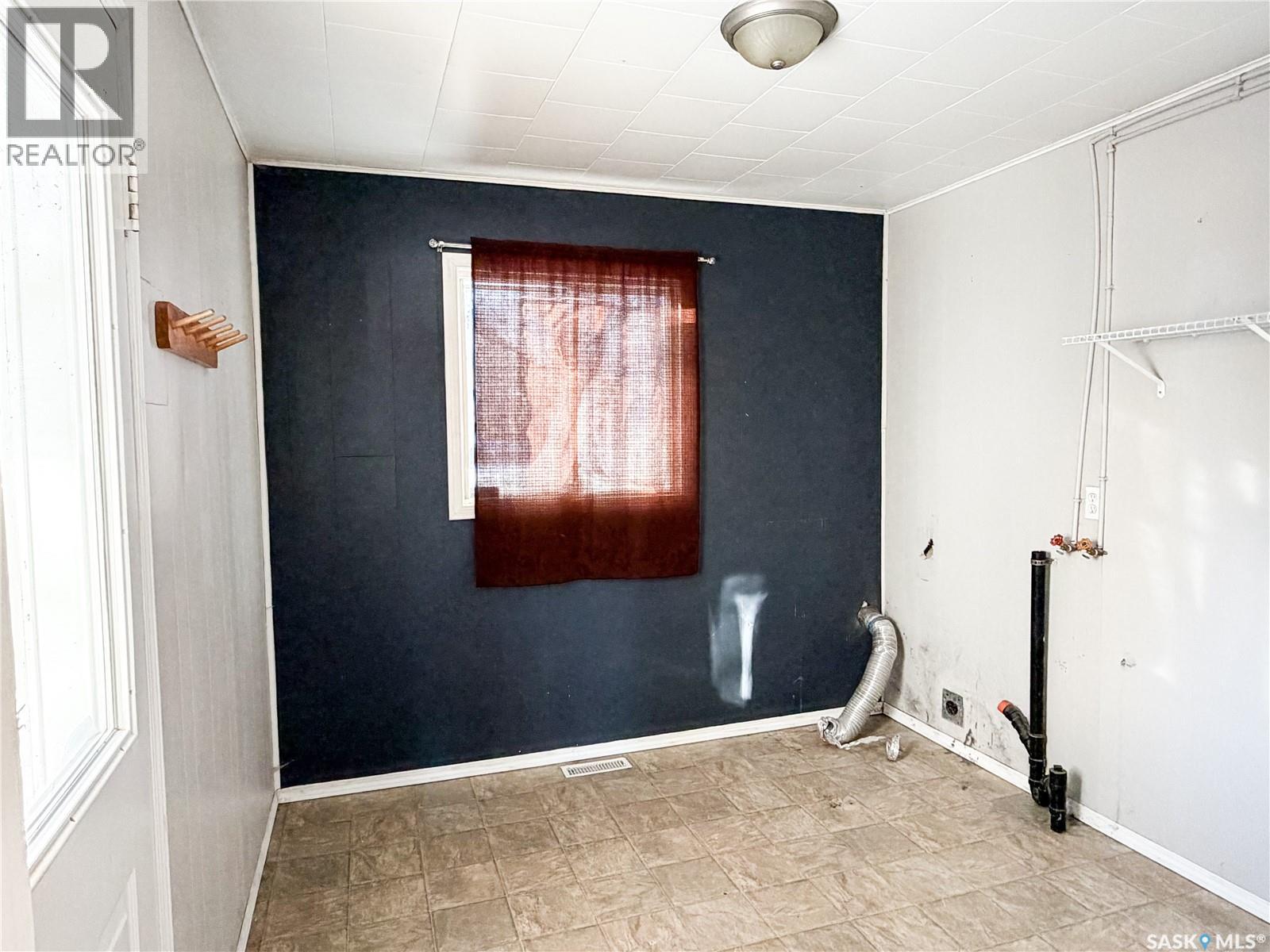 608 3rd Avenue W, Meadow Lake, Saskatchewan  S9X 1A8 - Photo 5 - SK028786