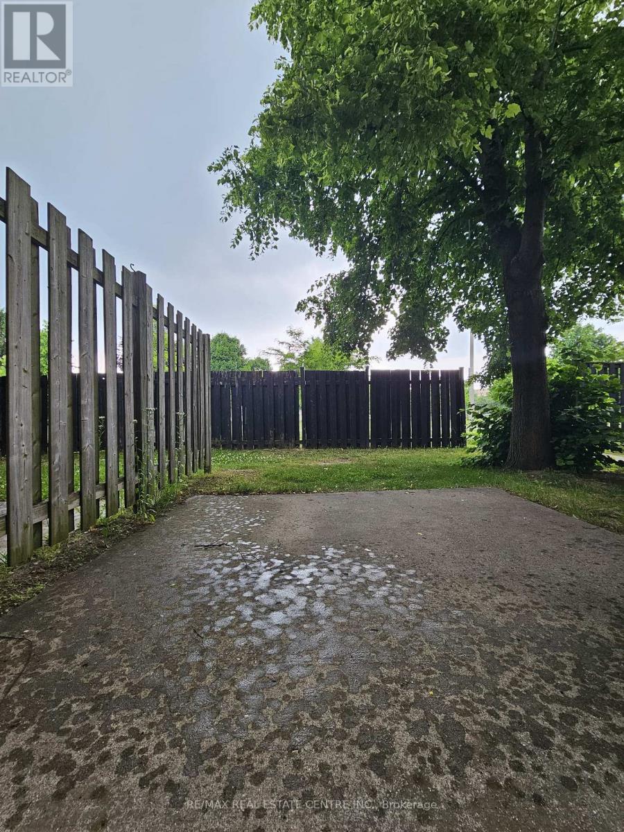 34 - 190 Fleming Drive, London East, Ontario  N5V 5B8 - Photo 32 - X12270892