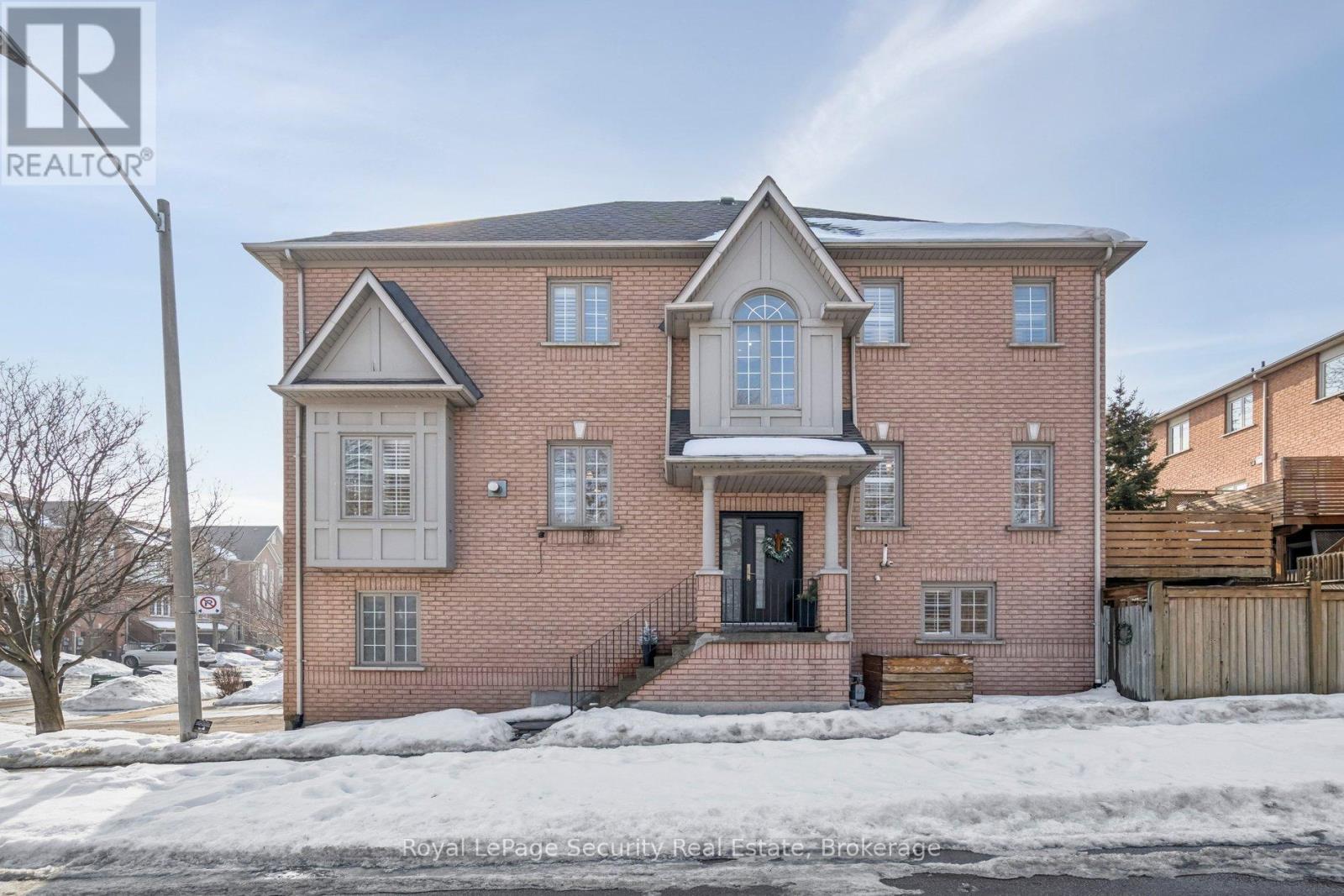 2 Bluewater Court, Toronto, Ontario  M8V 4A8 - Photo 2 - W12801864