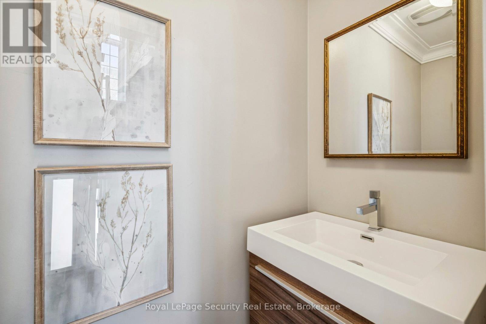 2 Bluewater Court, Toronto, Ontario  M8V 4A8 - Photo 26 - W12801864