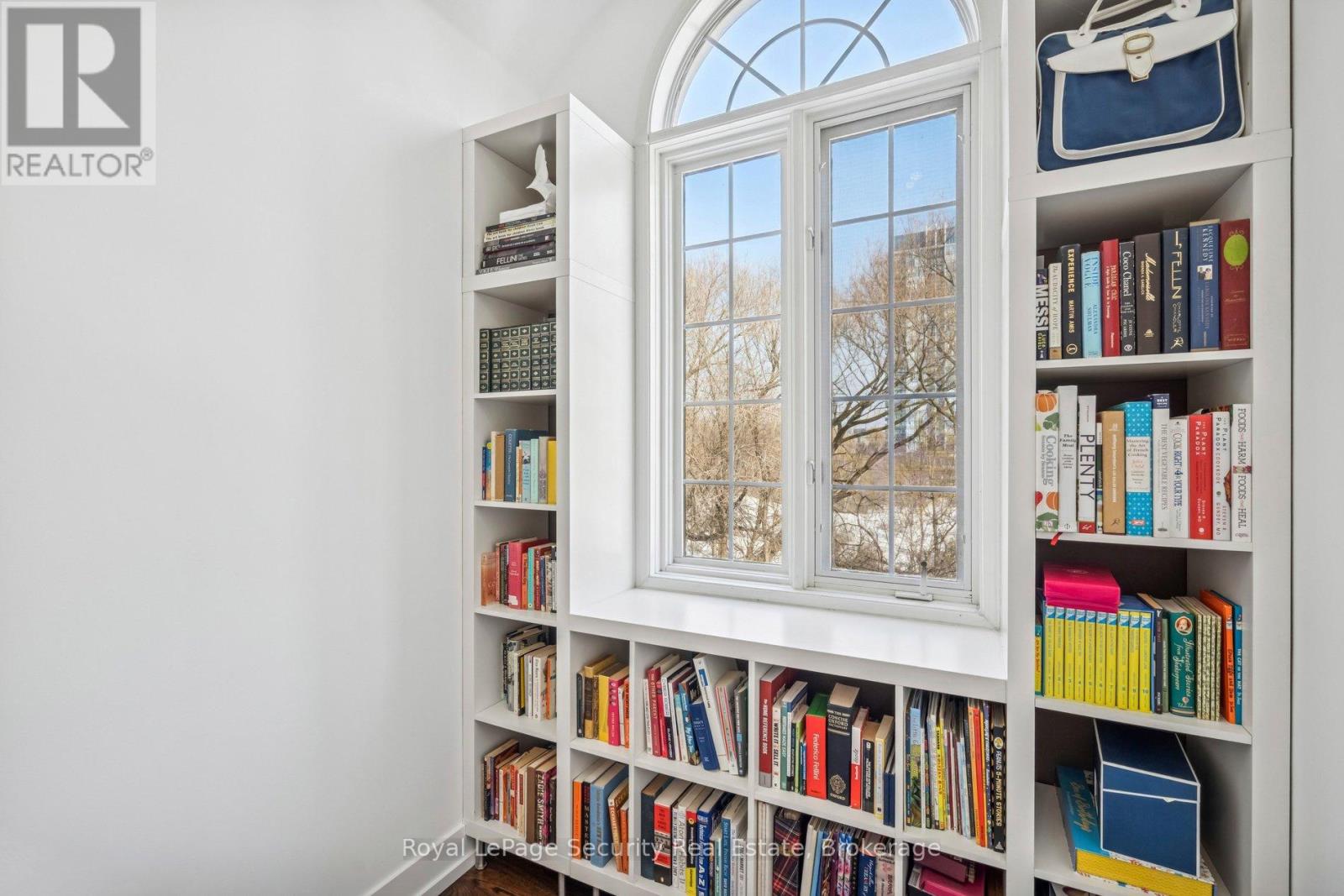 2 Bluewater Court, Toronto, Ontario  M8V 4A8 - Photo 28 - W12801864