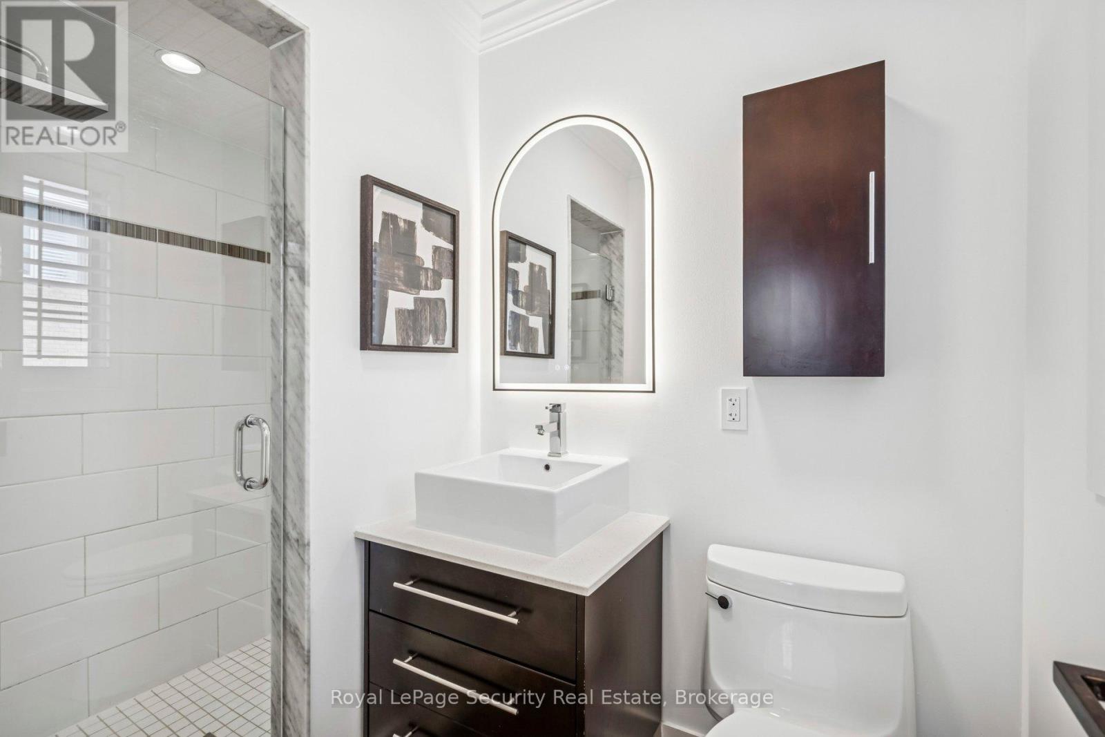 2 Bluewater Court, Toronto, Ontario  M8V 4A8 - Photo 35 - W12801864