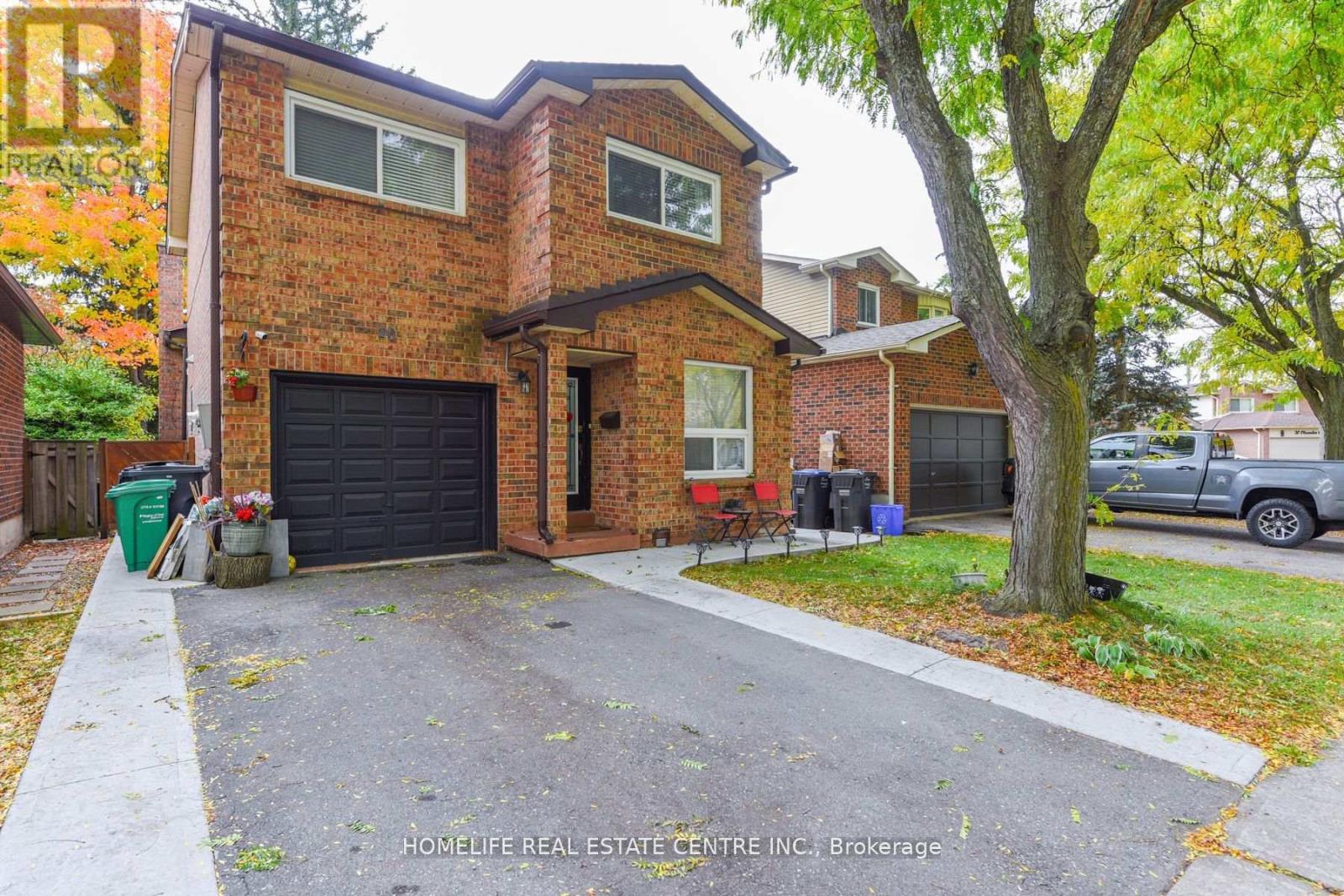 20 Oleander Crescent, Brampton, Ontario  L6Z 2C2 - Photo 2 - W12801874