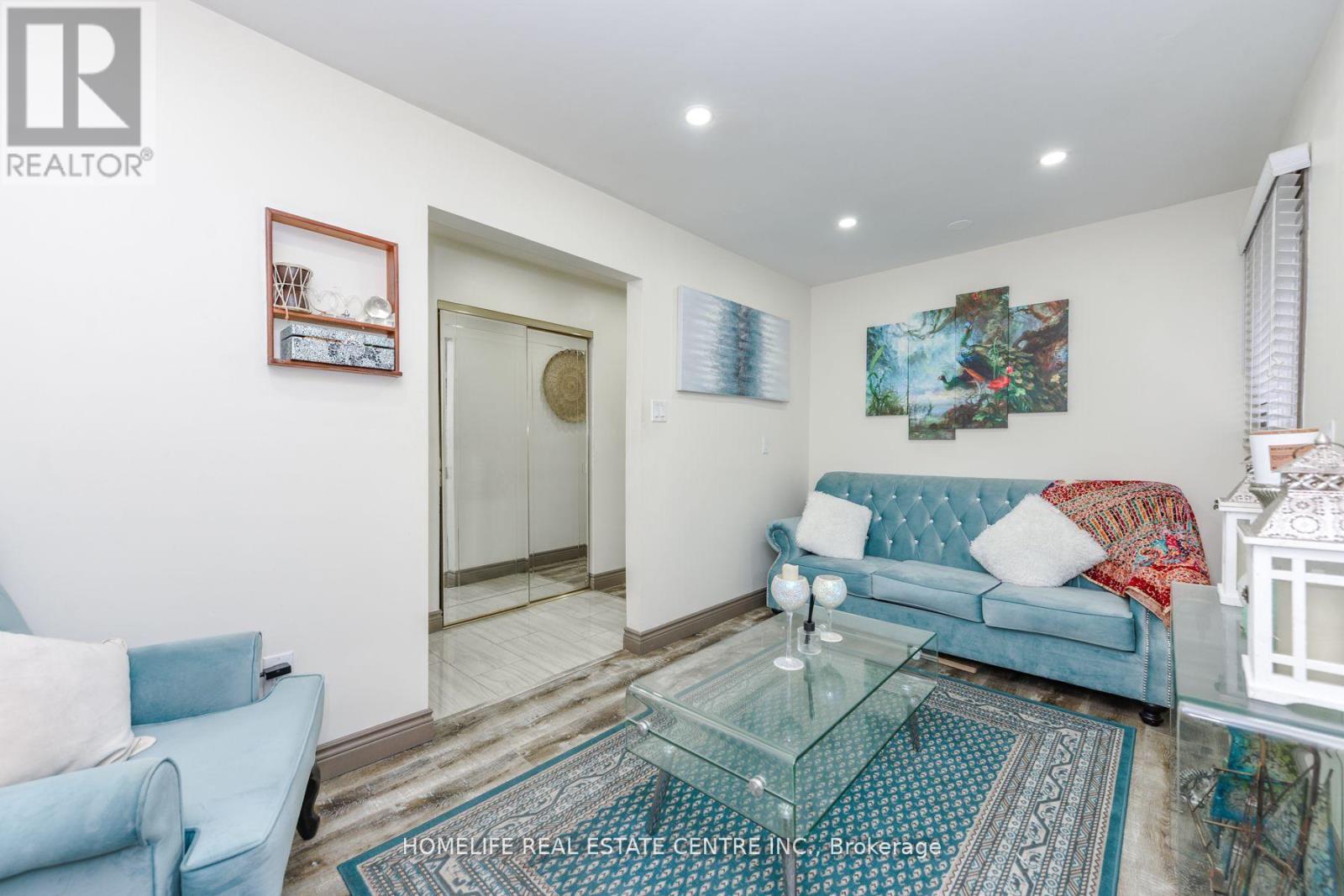 20 Oleander Crescent, Brampton, Ontario  L6Z 2C2 - Photo 8 - W12801874