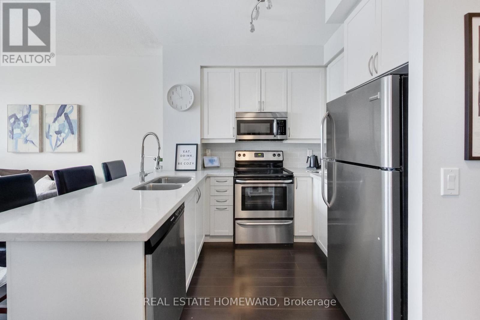 1910 - 3939 Duke Of York Boulevard, Mississauga, Ontario  L5B 4N2 - Photo 11 - W12801926