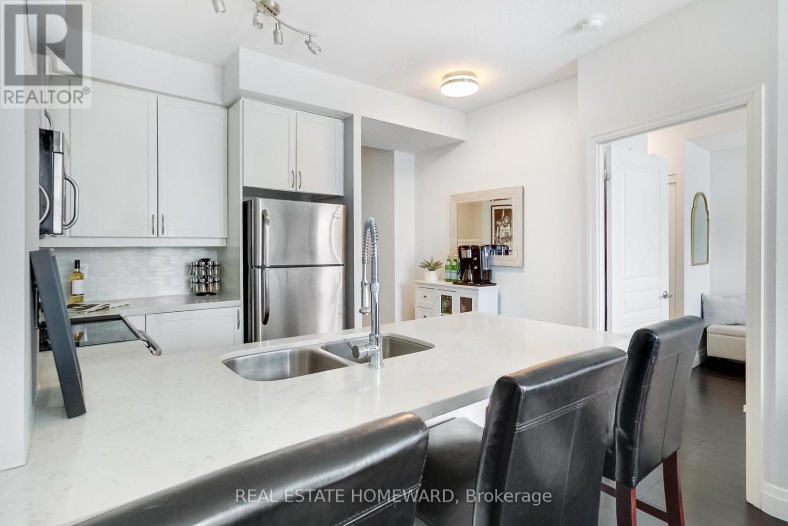 1910 - 3939 Duke Of York Boulevard, Mississauga, Ontario  L5B 4N2 - Photo 14 - W12801926