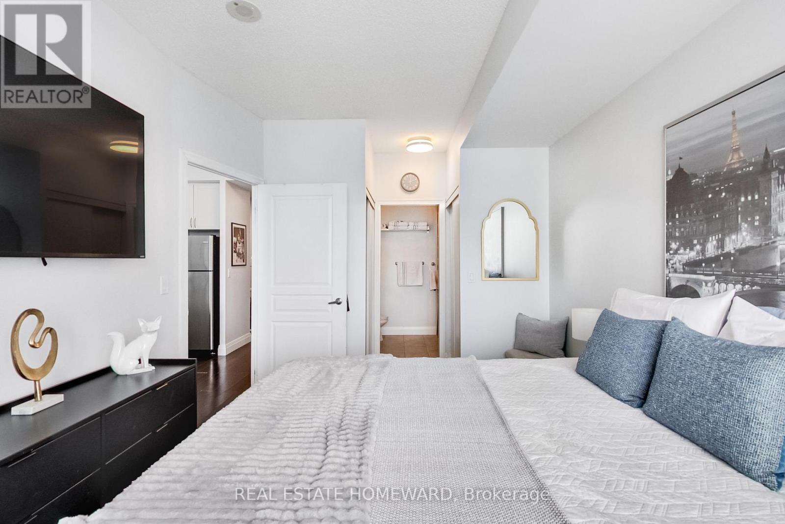 1910 - 3939 Duke Of York Boulevard, Mississauga, Ontario  L5B 4N2 - Photo 25 - W12801926