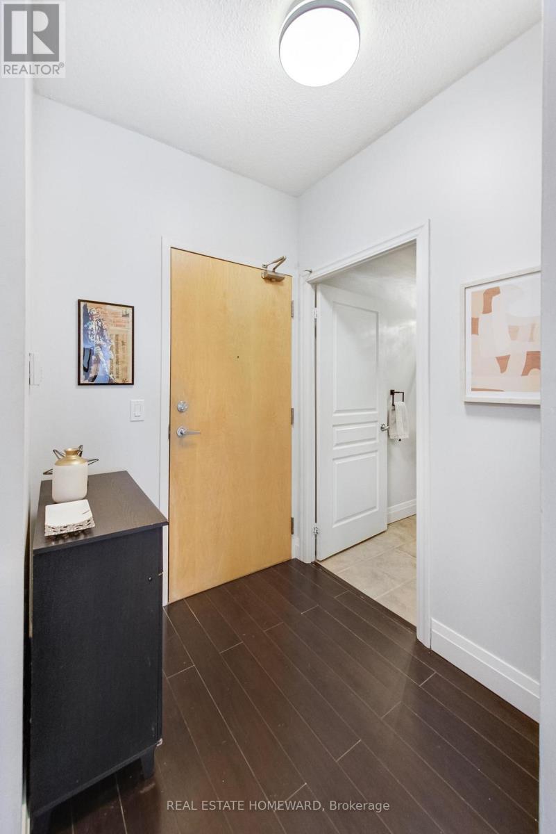 1910 - 3939 Duke Of York Boulevard, Mississauga, Ontario  L5B 4N2 - Photo 5 - W12801926