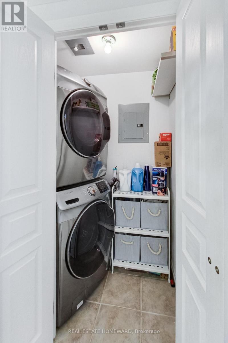 1910 - 3939 Duke Of York Boulevard, Mississauga, Ontario  L5B 4N2 - Photo 8 - W12801926