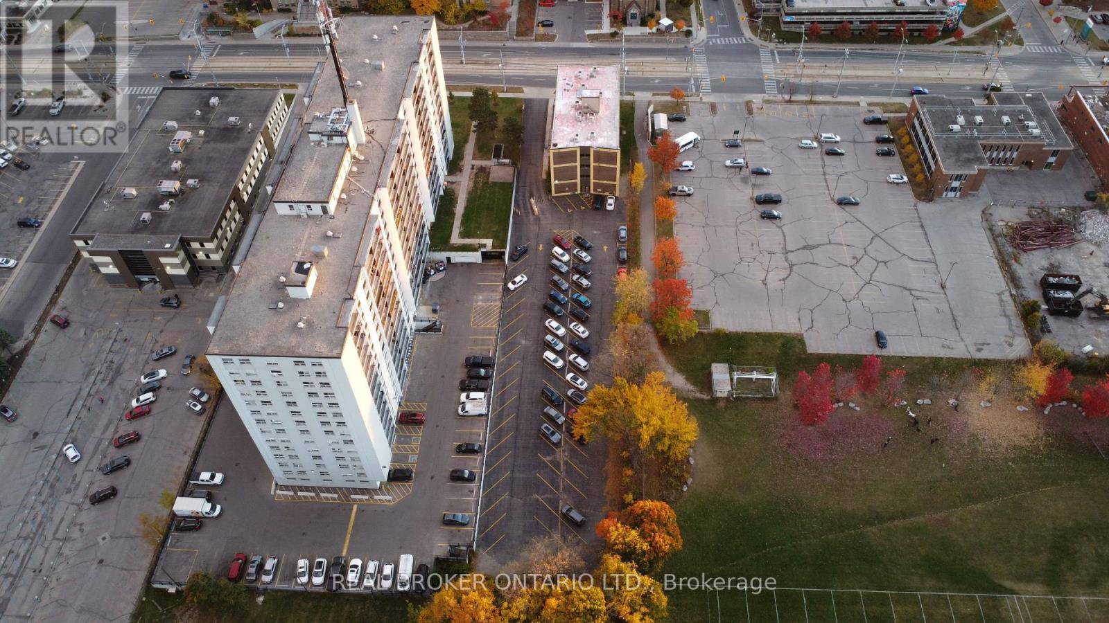 824 King Street W, Kitchener, Ontario  N2G 1G1 - Photo 11 - X12469416