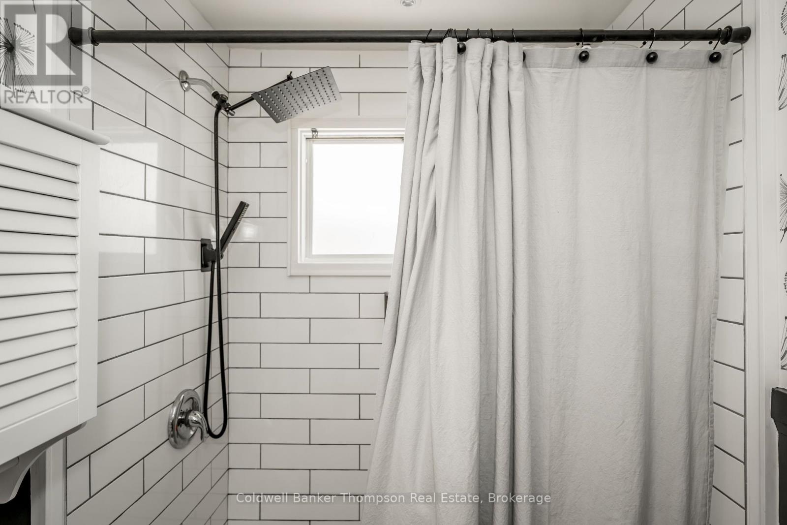 38 Susan Street W, Huntsville, Ontario P1H 1X2 - Photo 18 - X12802070