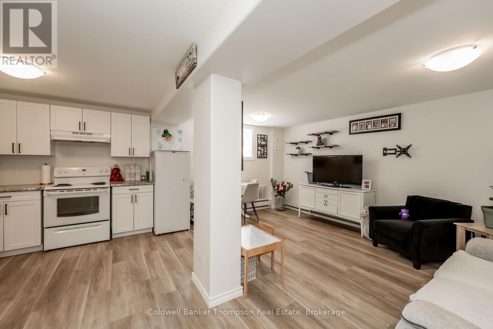 38 Susan Street W, Huntsville, Ontario P1H 1X2 - Photo 22 - X12802070