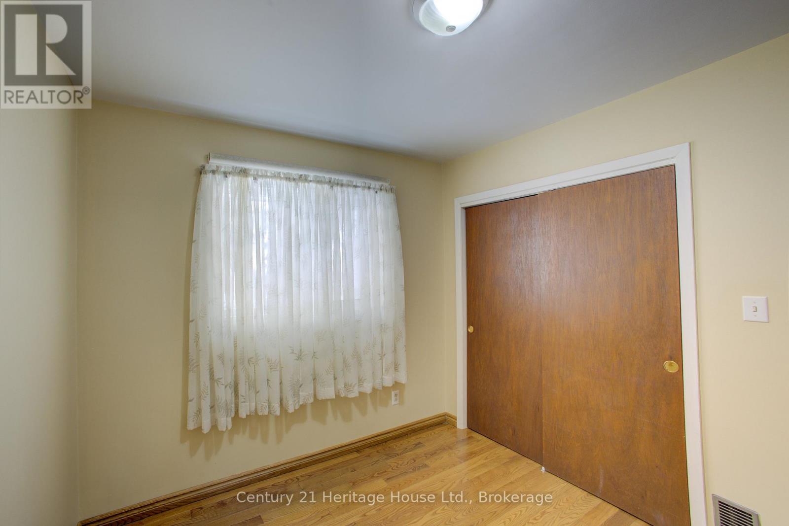 260 13th Avenue, Hanover, Ontario  N4N 2V8 - Photo 16 - X12802072