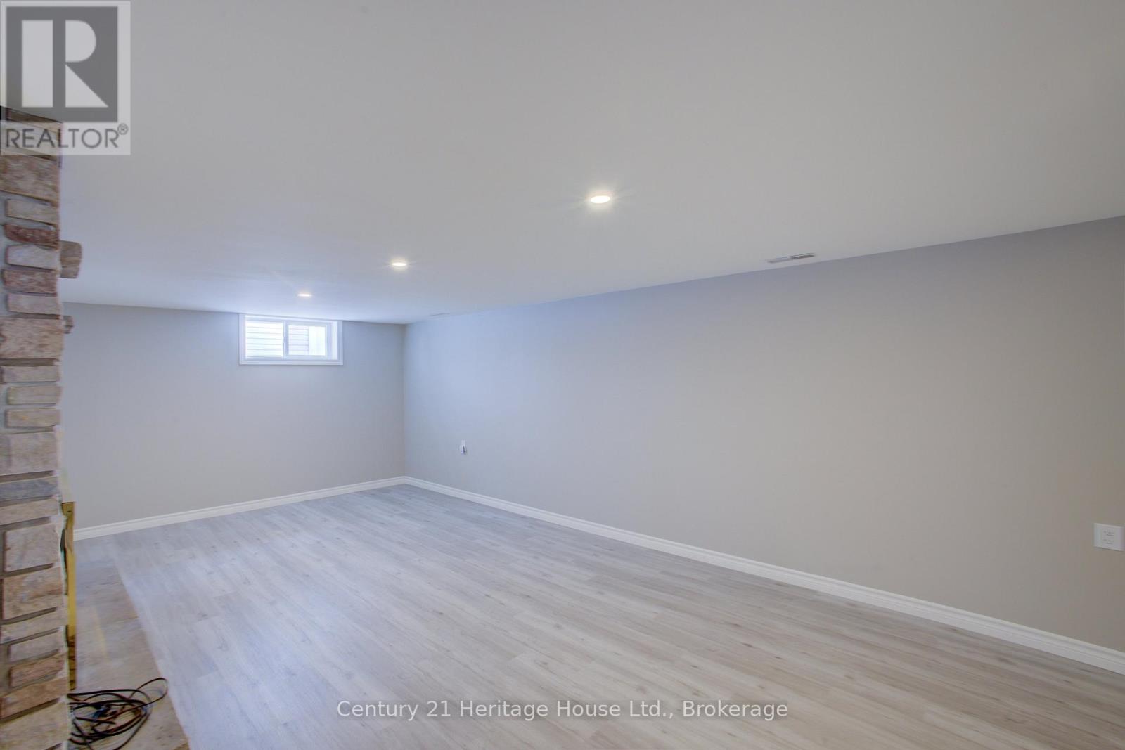 260 13th Avenue, Hanover, Ontario  N4N 2V8 - Photo 22 - X12802072