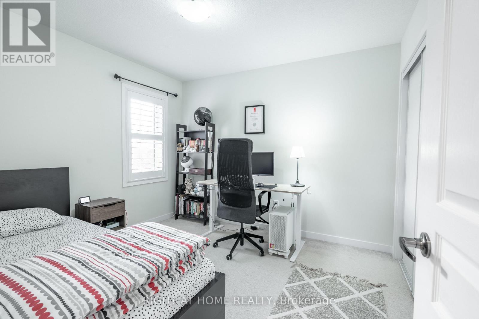 40 Hedges Crescent, Hamilton, Ontario  L8J 0K8 - Photo 16 - X12588494