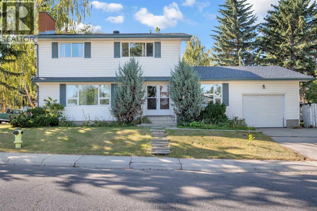 11027 Bradbury Drive Sw, Calgary, Alberta  T2W 1B1 - Photo 3 - A2260148