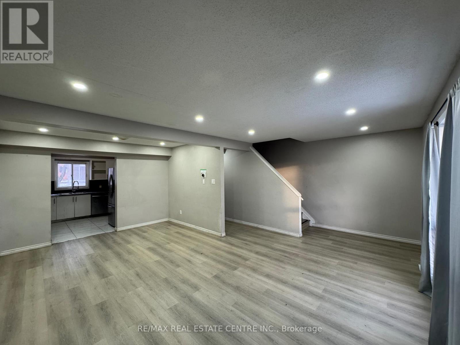 34 - 190 Fleming Drive, London East, Ontario  N5V 5B8 - Photo 4 - X12270892