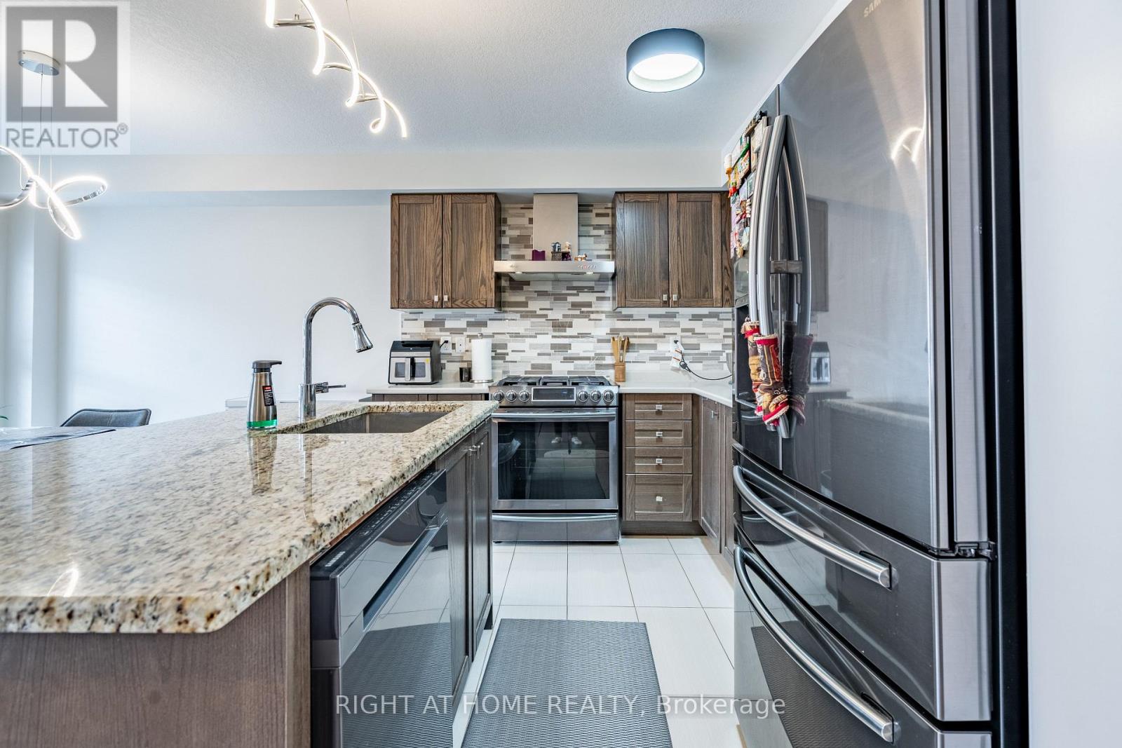 40 Hedges Crescent, Hamilton, Ontario  L8J 0K8 - Photo 28 - X12588494