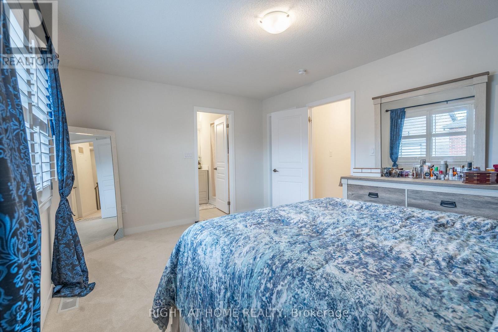 40 Hedges Crescent, Hamilton, Ontario  L8J 0K8 - Photo 12 - X12588494