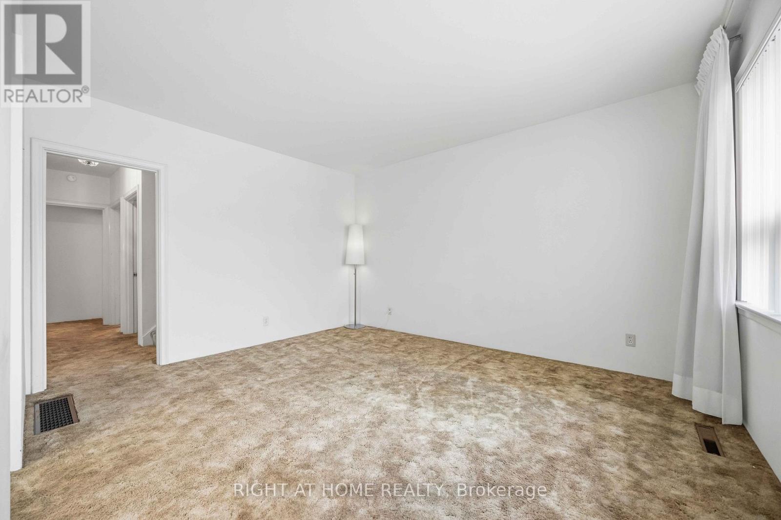 9 Bergen Road, Toronto, Ontario  M1P 1R8 - Photo 5 - E12801984