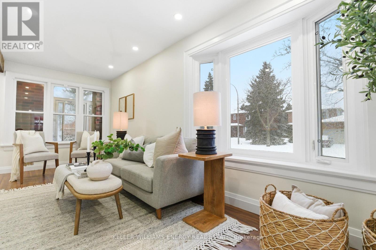 102 Melissa Crescent, Whitby, Ontario L1N 8G4 - Photo 4 - E12802272