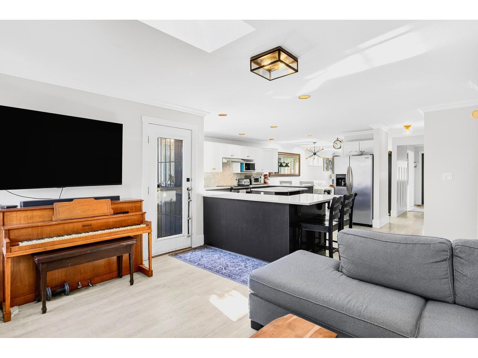 1065 King George Boulevard, Surrey, British Columbia  V4A 9S7 - Photo 21 - R3091272